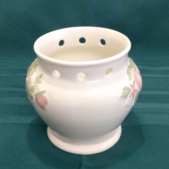 Boots CO. PLC. Nottingham England Orchard Garlic Storage Jar & Lid - Picture 7 of 10